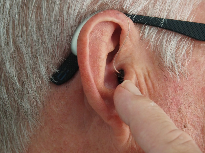 Hearing Aids in Passport Photos: Rules and Varieties